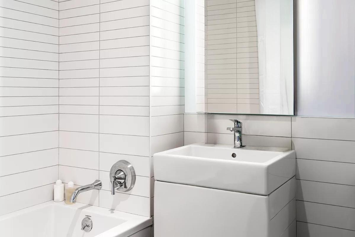 Large 1 Bedroom - Private Balcony - Luxury Building - Manhattan * New York