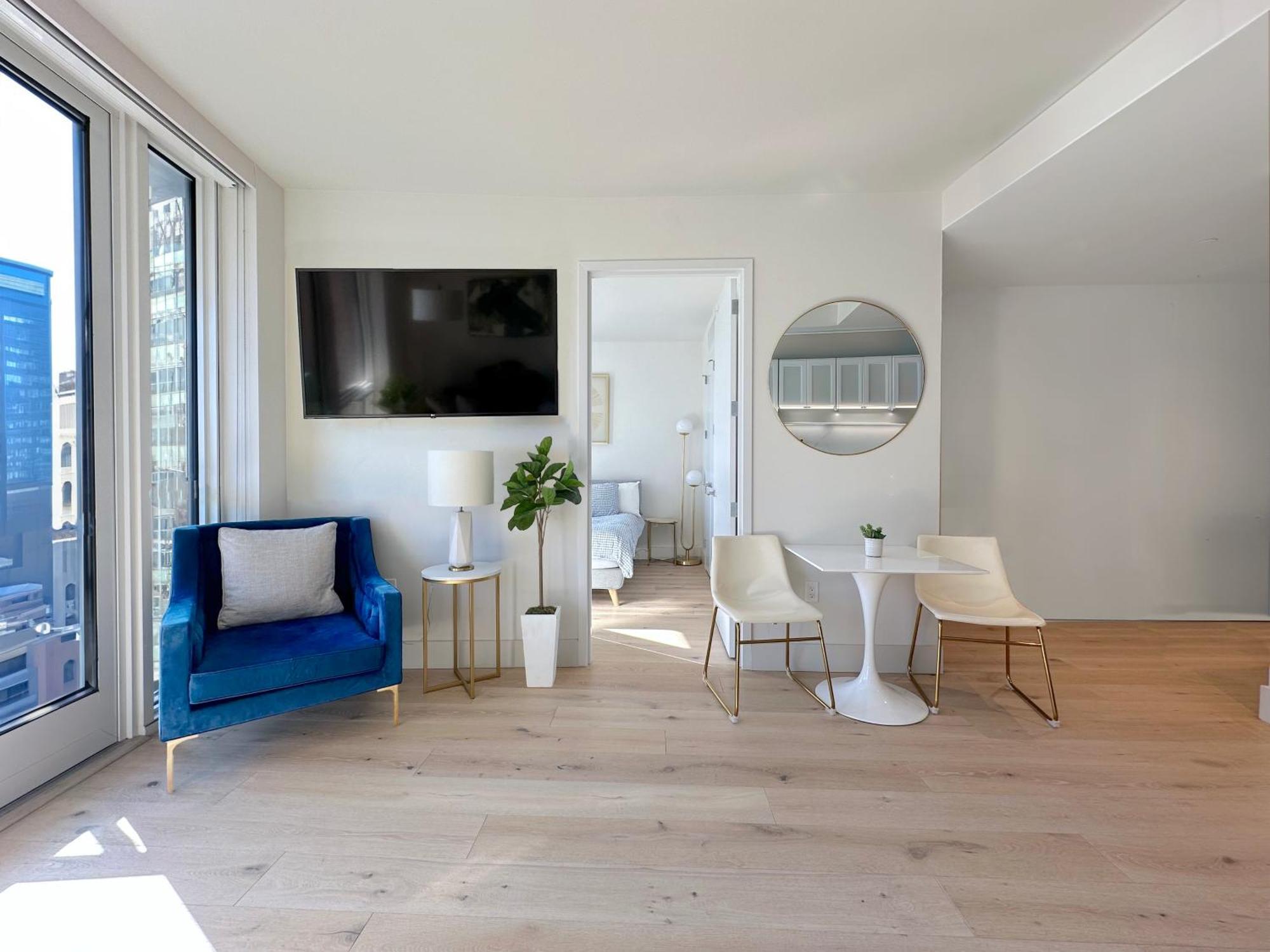 Large 1 Bedroom - Private Balcony - Luxury Building - Manhattan New York