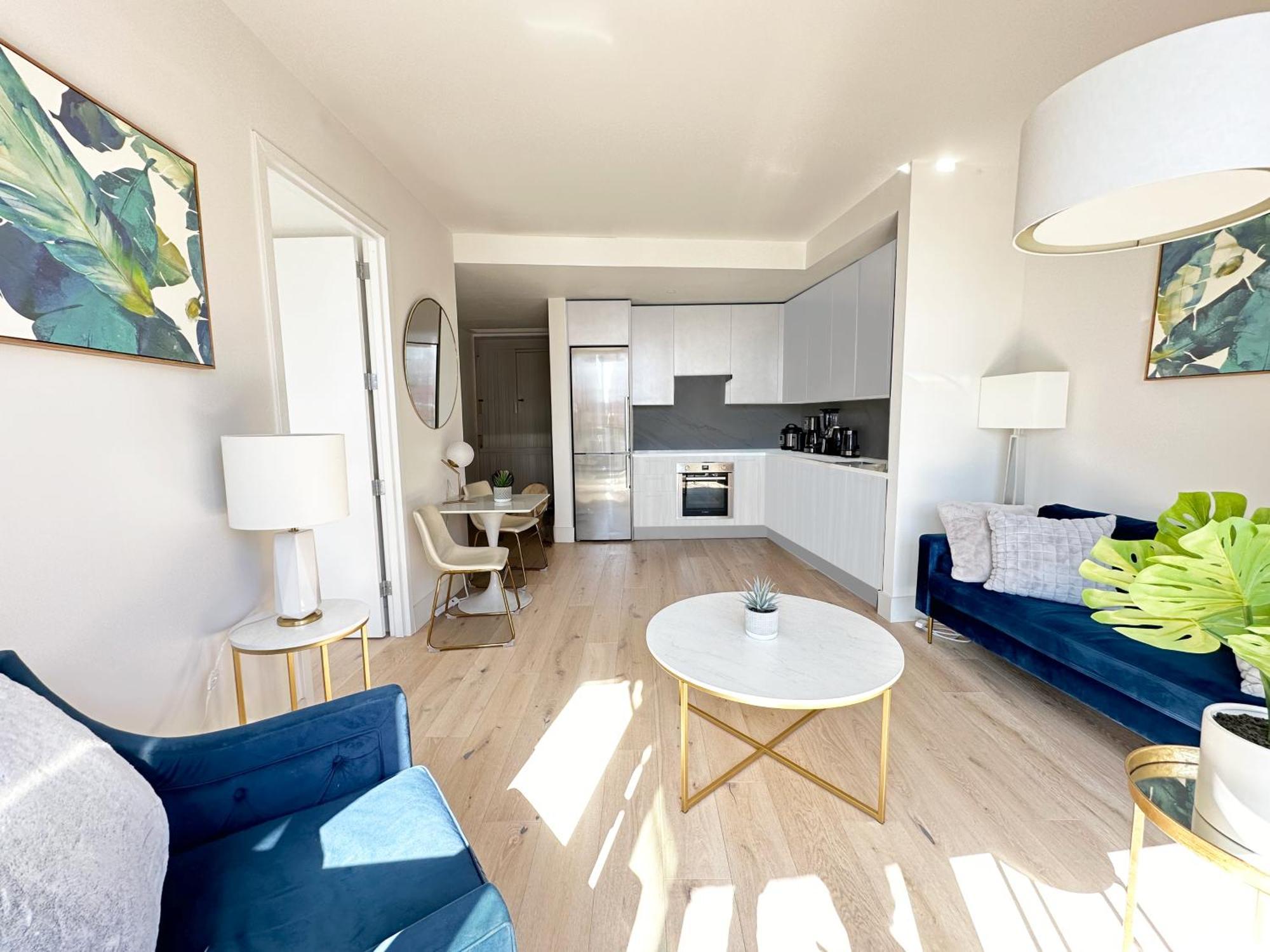 Apartment Large 1 Bedroom - Private Balcony - Luxury Building - Manhattan